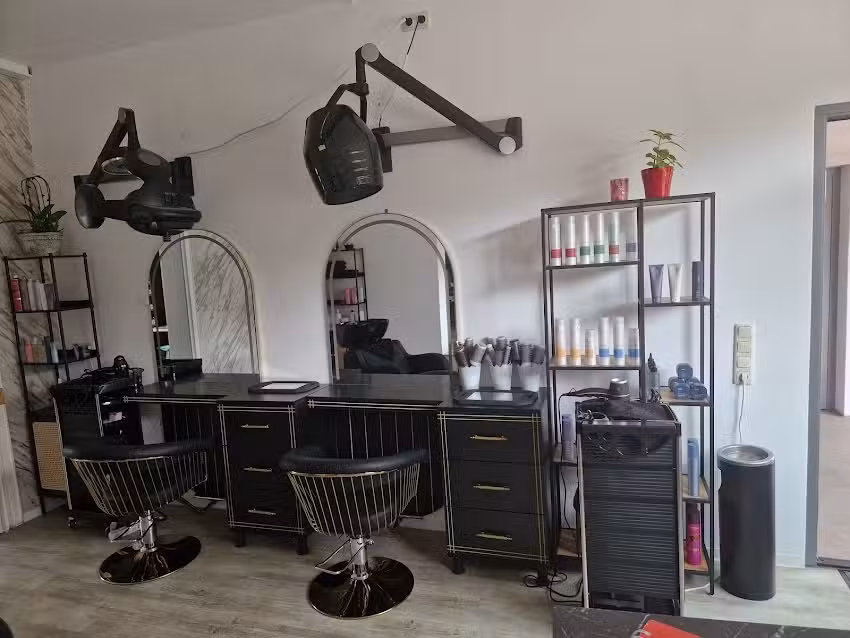 W & A Hairstyle-Friseursalon